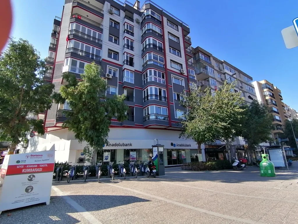 Anadolubank Bornova Şubesi — Bankalar, Bornova · fotoğraf 1