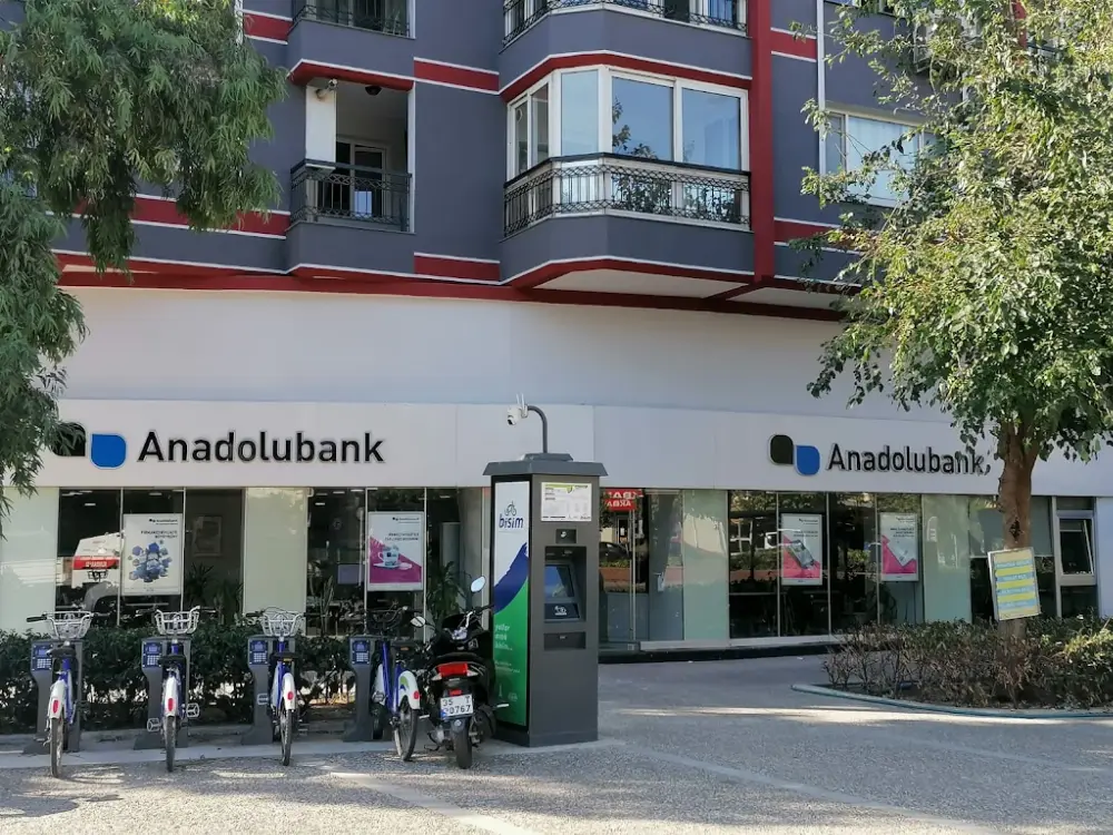Anadolubank Bornova Şubesi — Bankalar, Bornova · fotoğraf 2