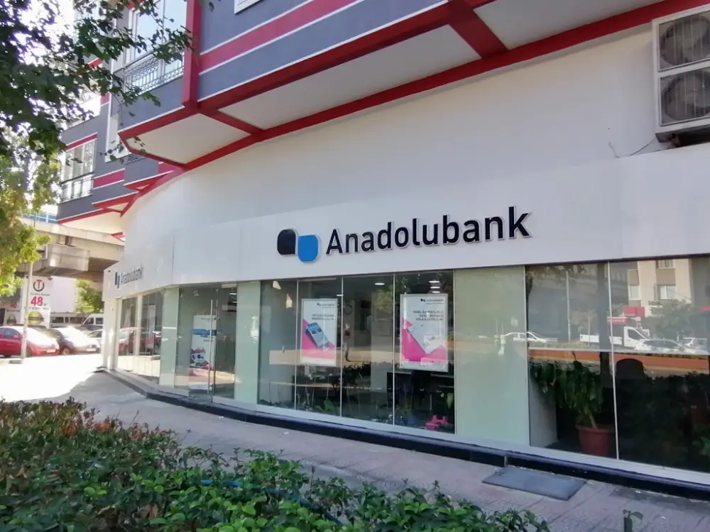 Anadolubank Bornova Şubesi — Bankalar, Bornova · fotoğraf 3