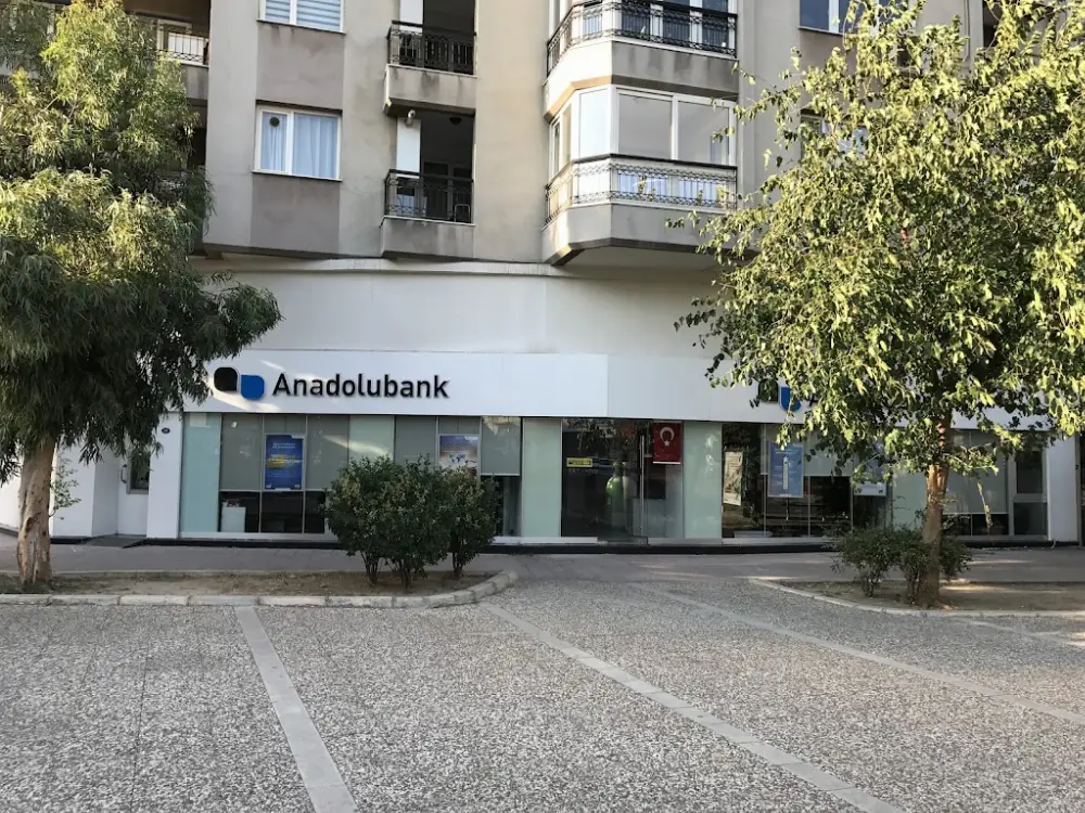 Anadolubank Bornova Şubesi — Bankalar, Bornova · fotoğraf 4