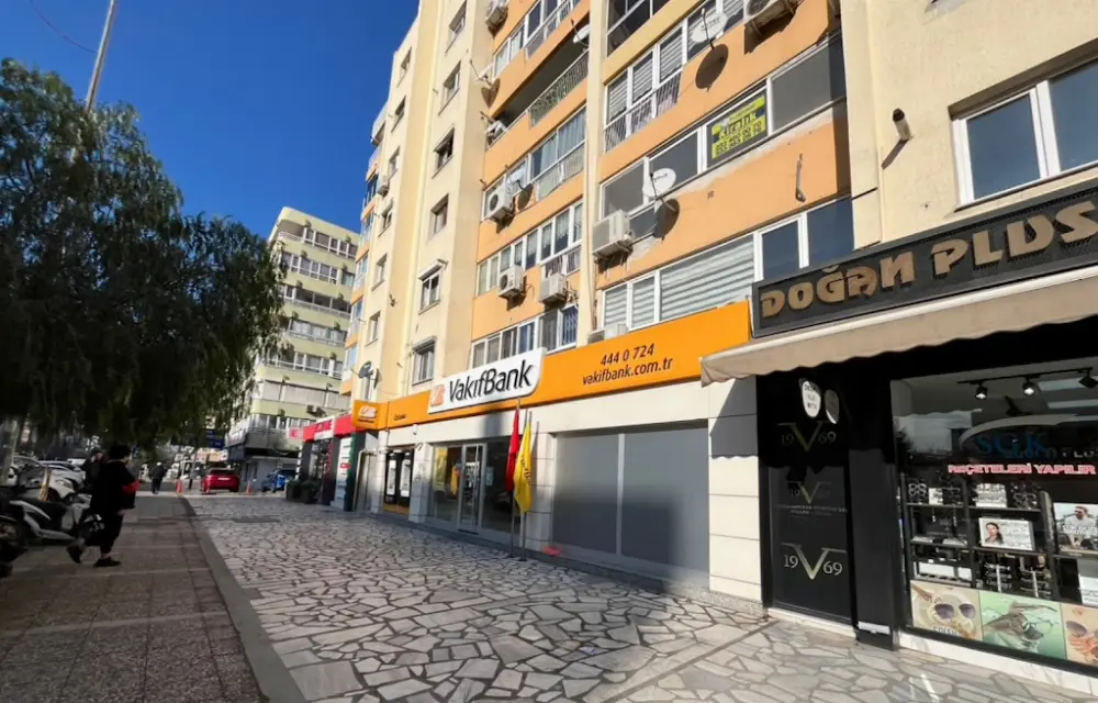 VakıfBank Özkanlar Şubesi — Bankalar, Bornova · fotoğraf 3
