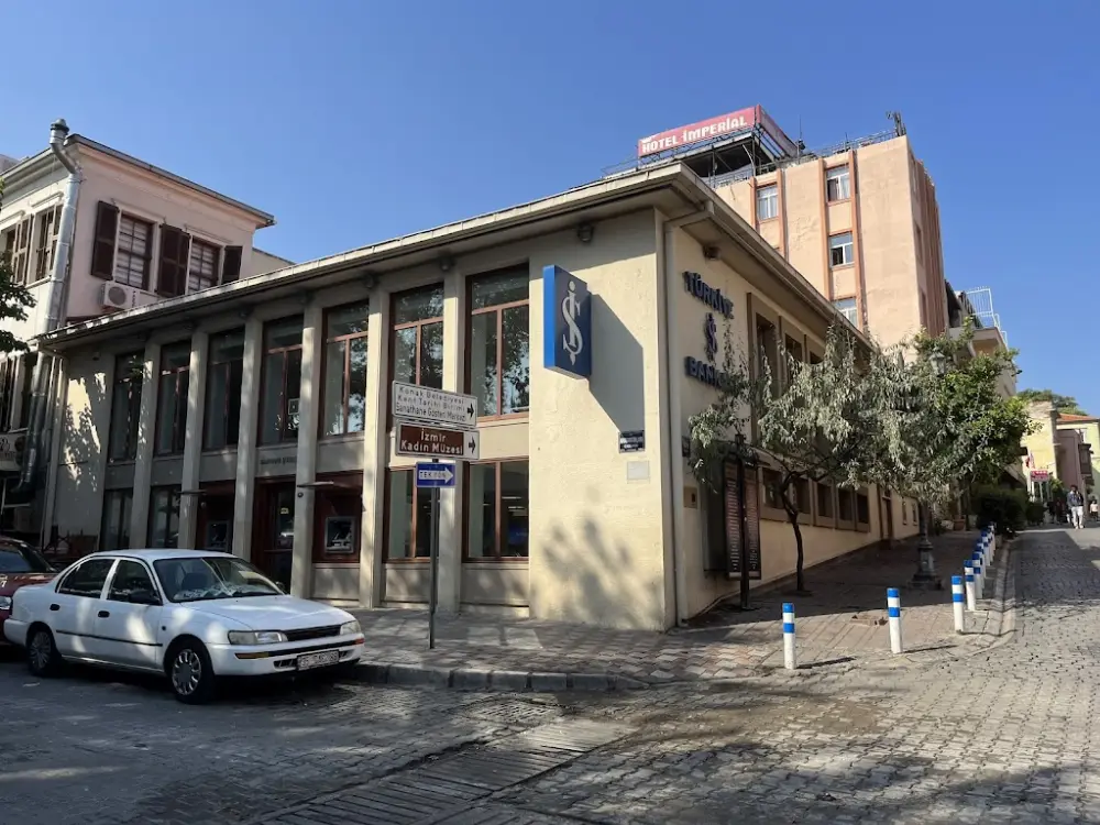 Türkiye İş Bankası Basmane/İzmir Şubesi — Bankalar, Konak · fotoğraf 3