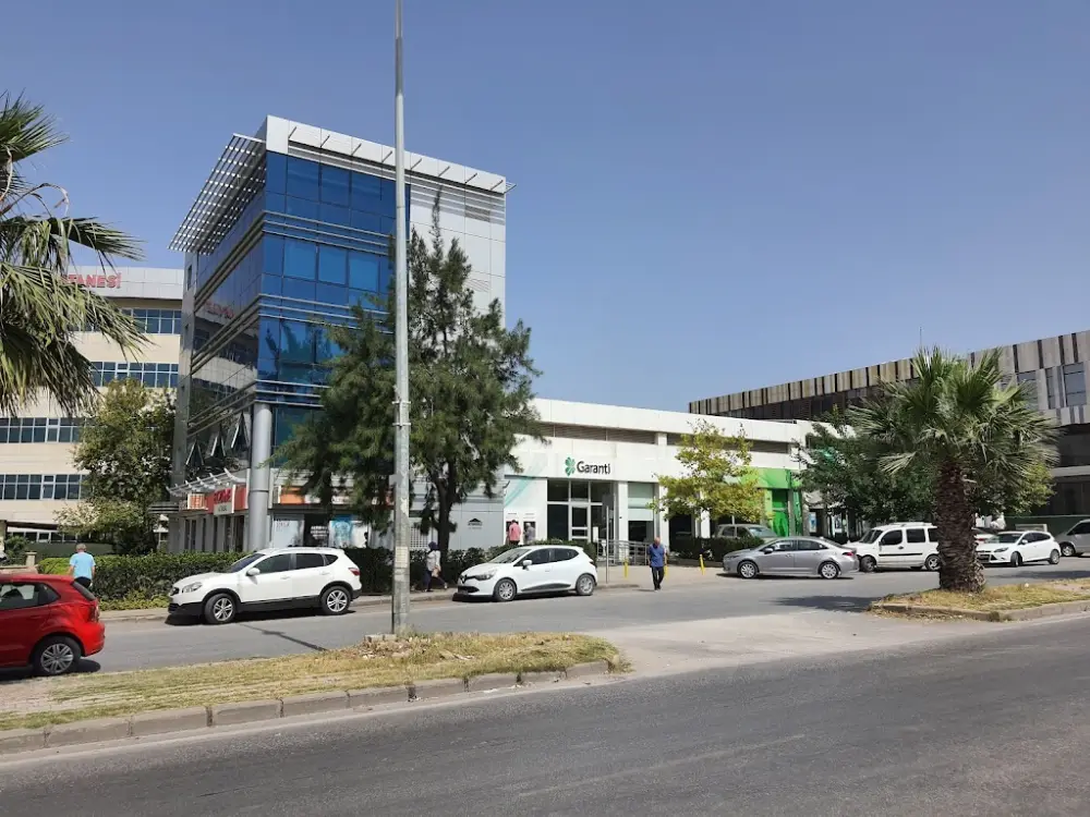 Garanti BBVA 4.Sanayi Sitesi Şubesi — Bankalar, Bornova · fotoğraf 3