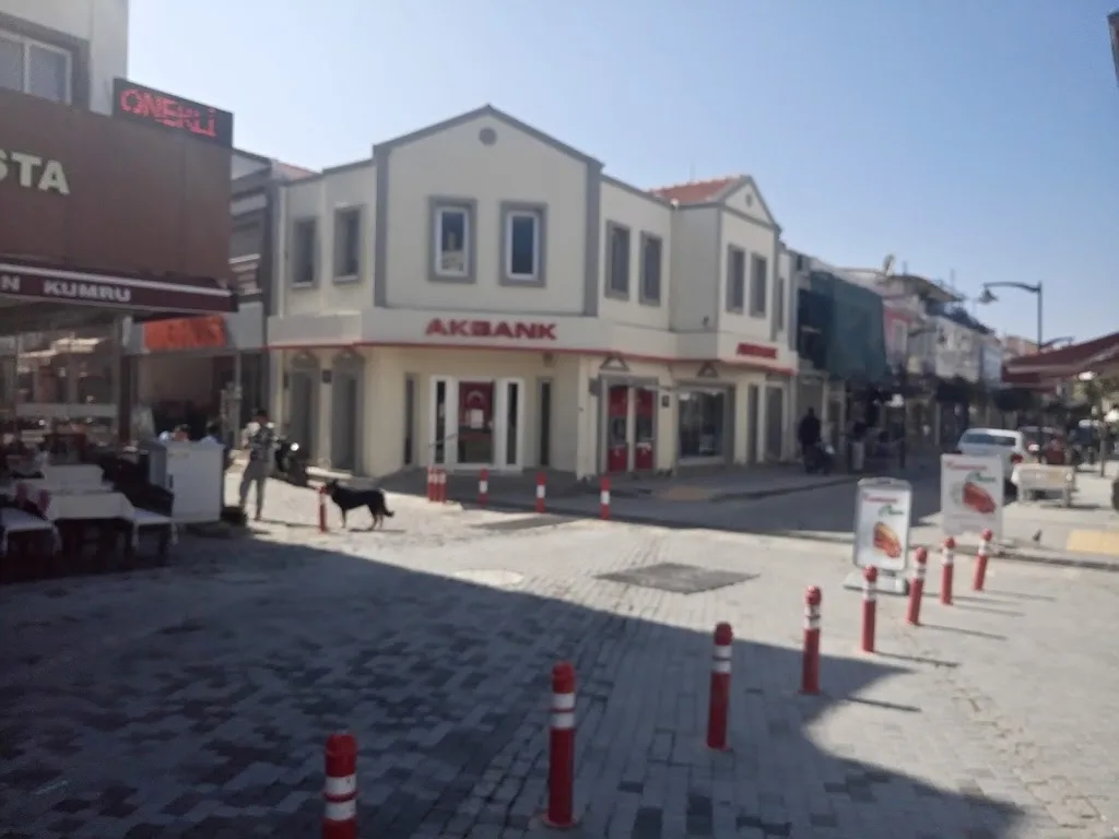 Akbank Çeşme Şubesi — Bankalar, Çeşme · fotoğraf 1