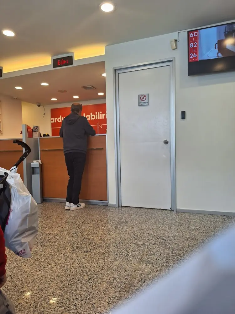 Akbank Çeşme Şubesi — Bankalar, Çeşme · fotoğraf 2