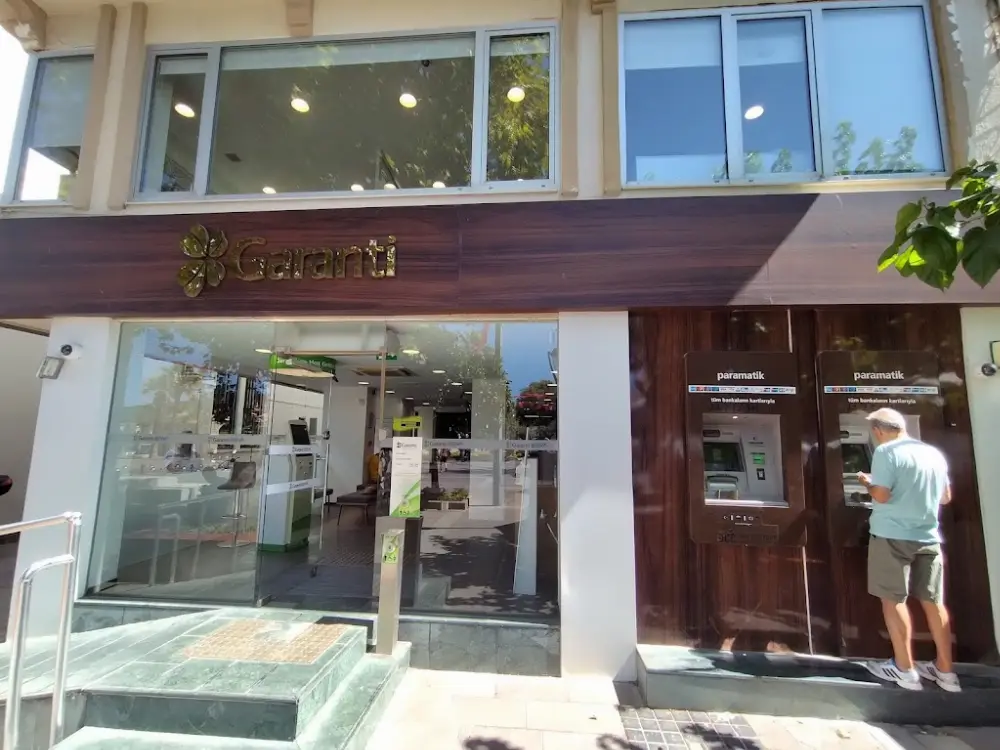 Garanti BBVA Çeşme Şubesi — Bankalar, Çeşme · fotoğraf 3