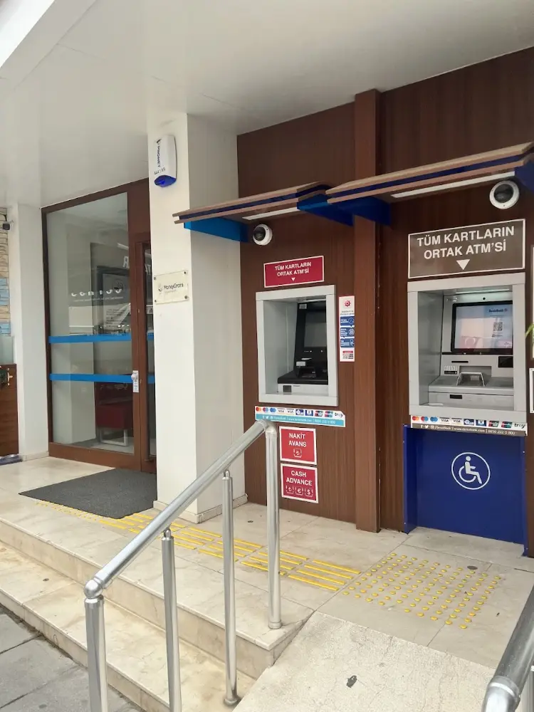 DenizBank Çeşme Şubesi — Bankalar, Çeşme · fotoğraf 2