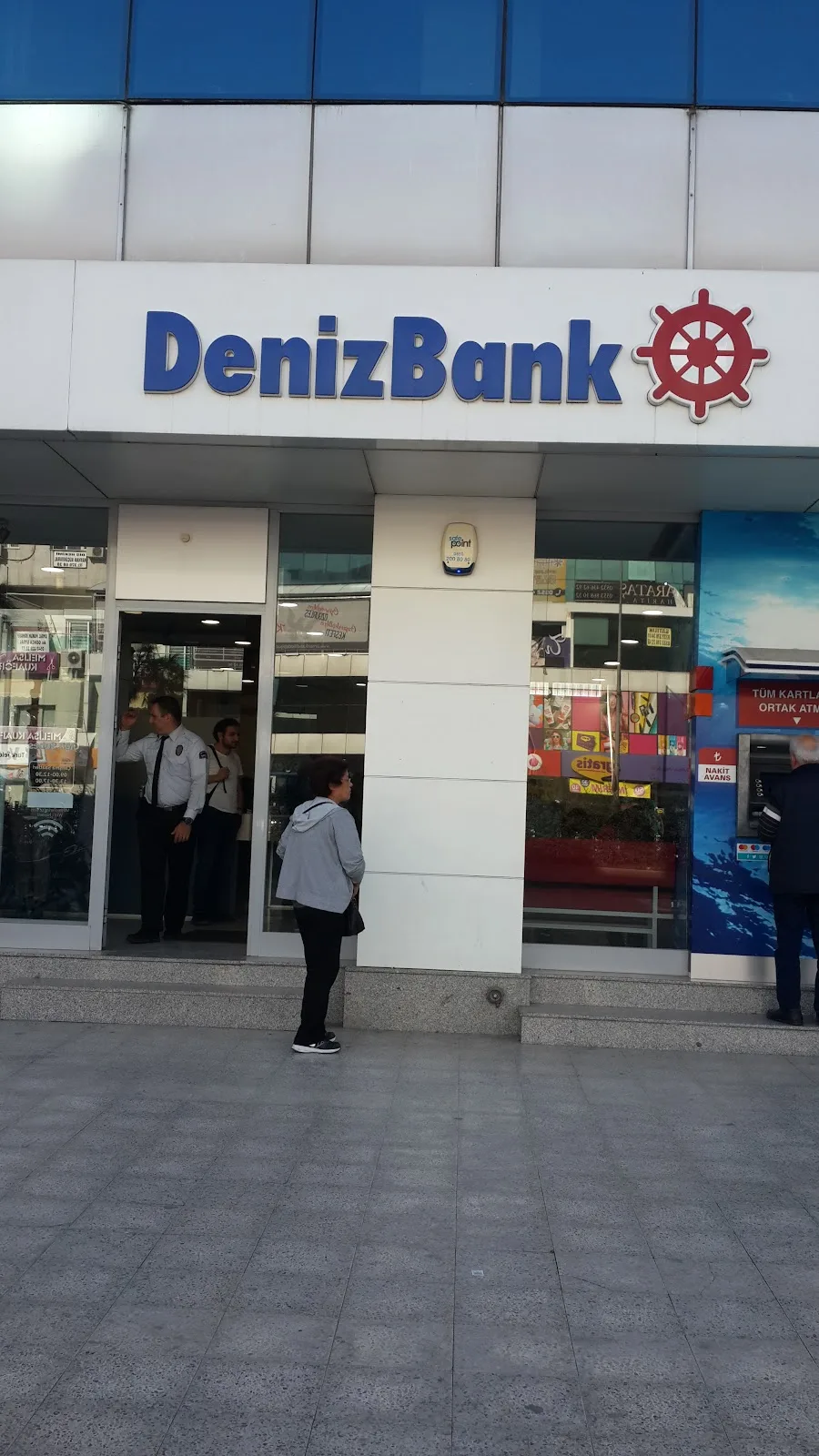 DenizBank Çiğli Şubesi — Bankalar, Çiğli · fotoğraf 1