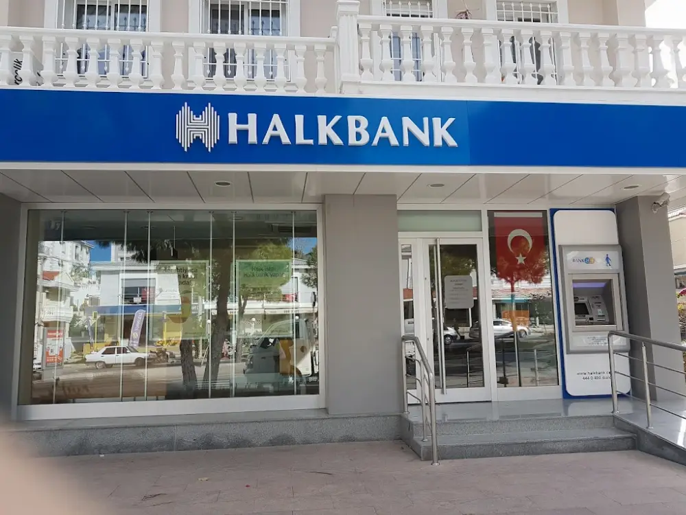 Halkbank Çeşme Şubesi — Bankalar, Çeşme · fotoğraf 3