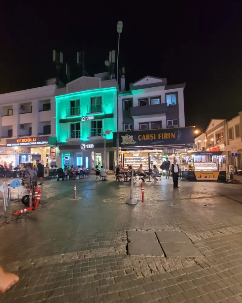 TEB Çeşme Şubesi — Bankalar, Çeşme · fotoğraf 2