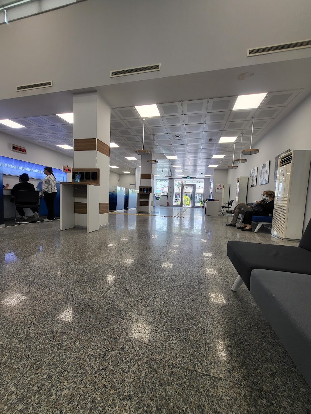 Türkiye İş Bankası Atatürk Organize Sanayi Bölgesi/İzmir Şubesi