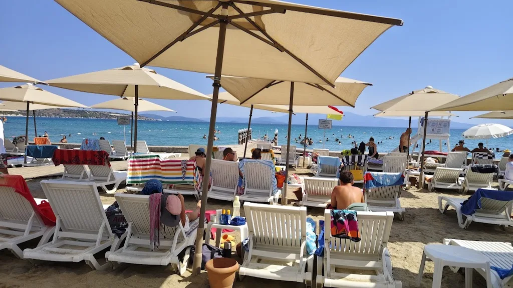 Türkiye İş Bankası Çeşme Dinlenme Kampı — Bankalar, Çeşme · fotoğraf 1
