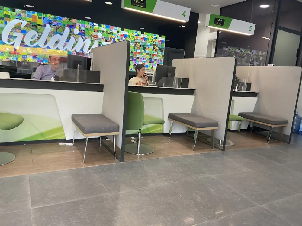 Garanti BBVA Atatürk Organize Sanayi Çiğli Şubesi — Bankalar, Çiğli · fotoğraf 3