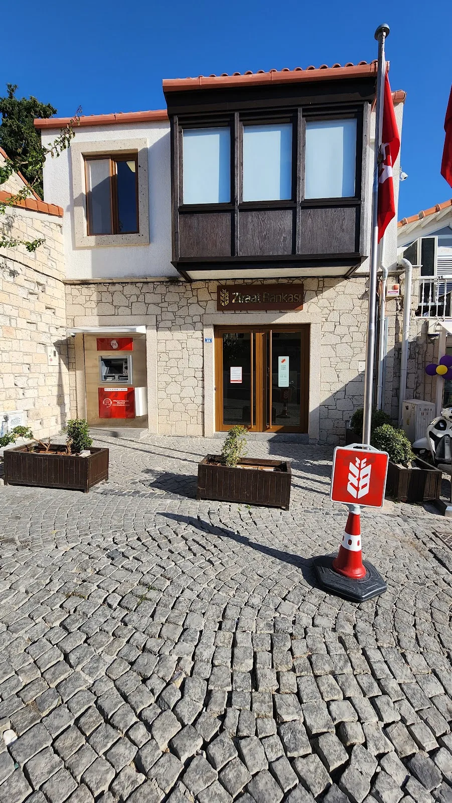 Ziraat Bankası Alaçatı-Çeşme/İzmir Şubesi — Bankalar, Çeşme · fotoğraf 1