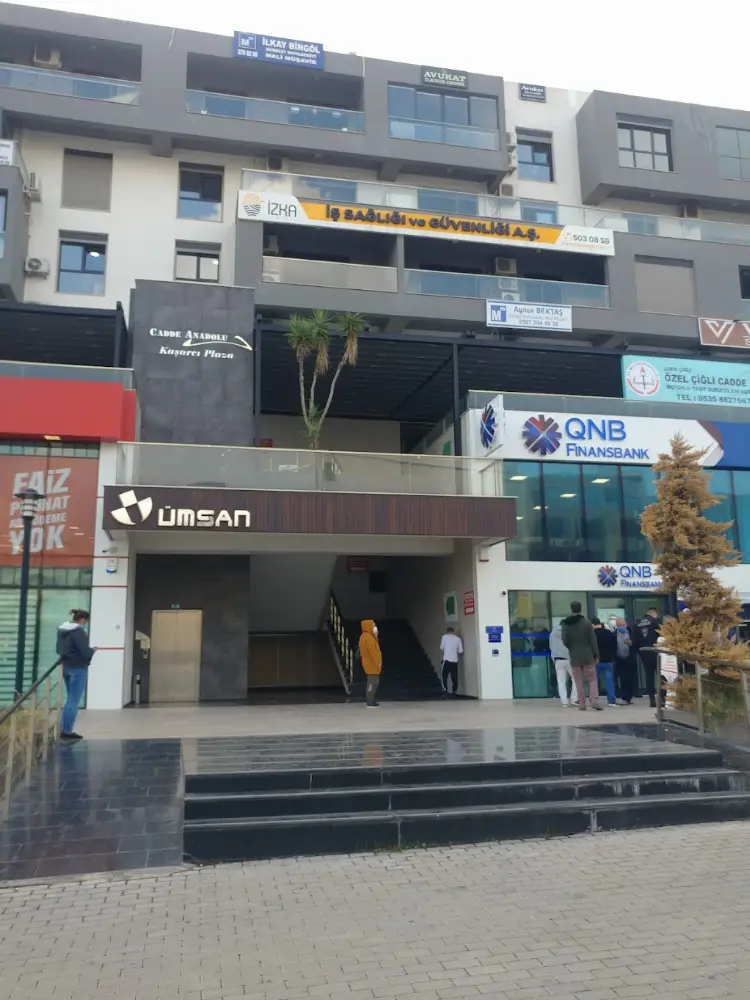 QNB Çiğli Şubesi — Bankalar, Çiğli · fotoğraf 3