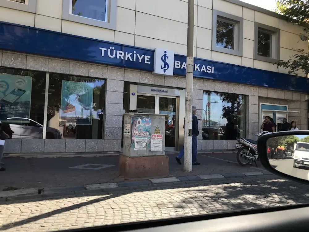 Türkiye İş Bankası Dikili/İzmir Şubesi — Bankalar, Dikili · fotoğraf 4