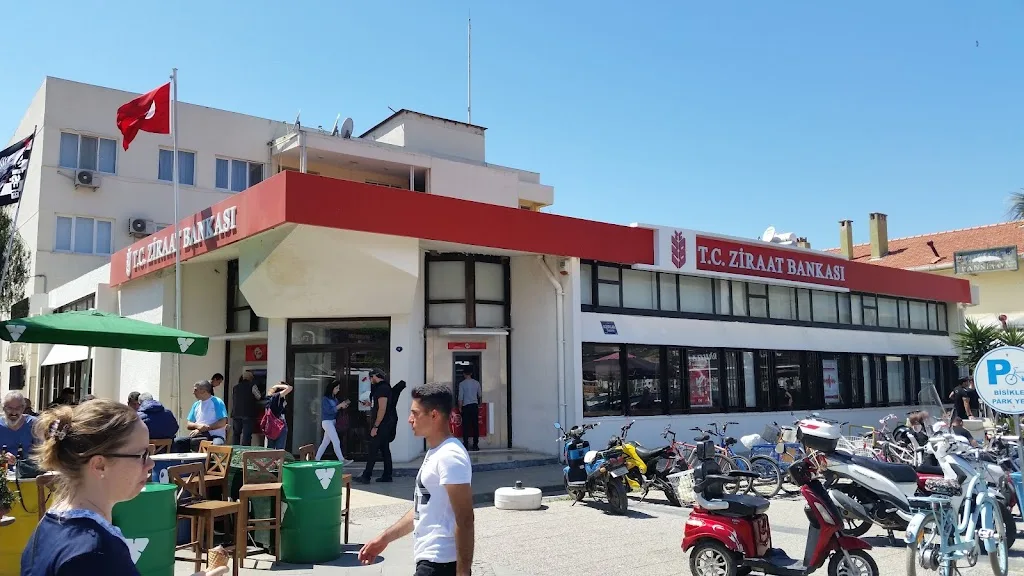 Ziraat Bankası Foça/İzmir Şubesi — Bankalar, Foça · fotoğraf 1