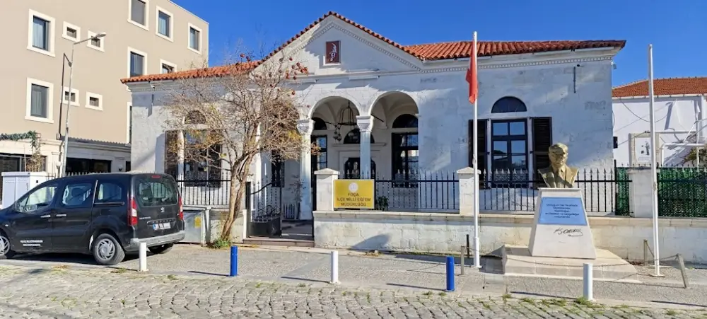 VakıfBank Foça Şubesi — Bankalar, Foça · fotoğraf 2