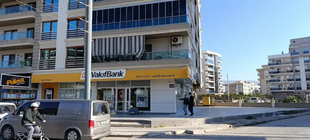 VakıfBank Çiğli Ata Sanayi Şubesi — Bankalar, Çiğli · fotoğraf 2