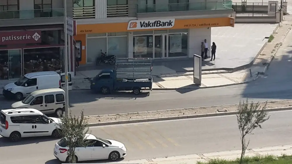 VakıfBank Çiğli Ata Sanayi Şubesi — Bankalar, Çiğli · fotoğraf 3