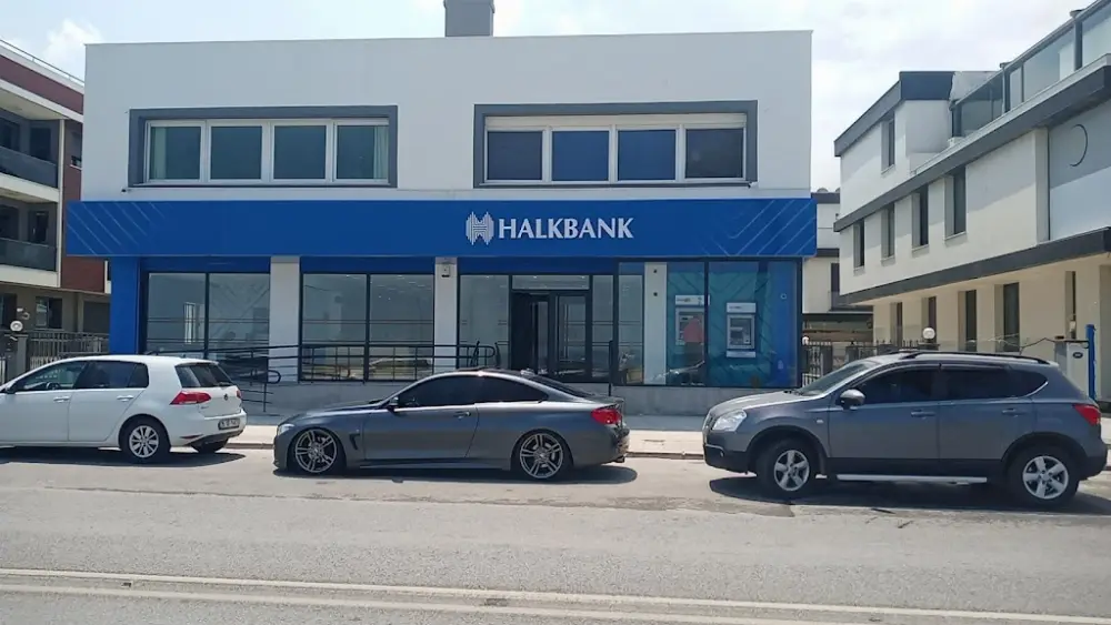 Halkbank Güzelbahçe Şubesi — Bankalar, Güzelbahçe · fotoğraf 3