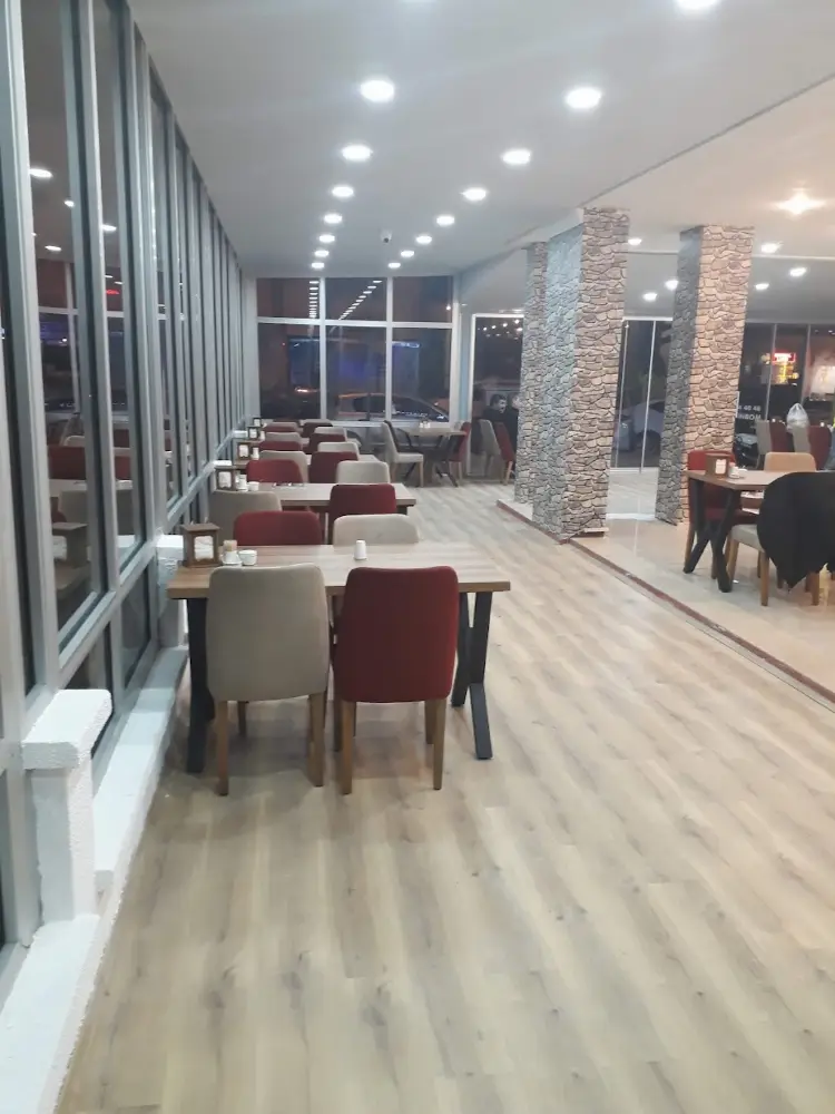 Türkiye İş Bankası Güzelbahçe/İzmir Şubesi — Bankalar, Güzelbahçe · fotoğraf 4