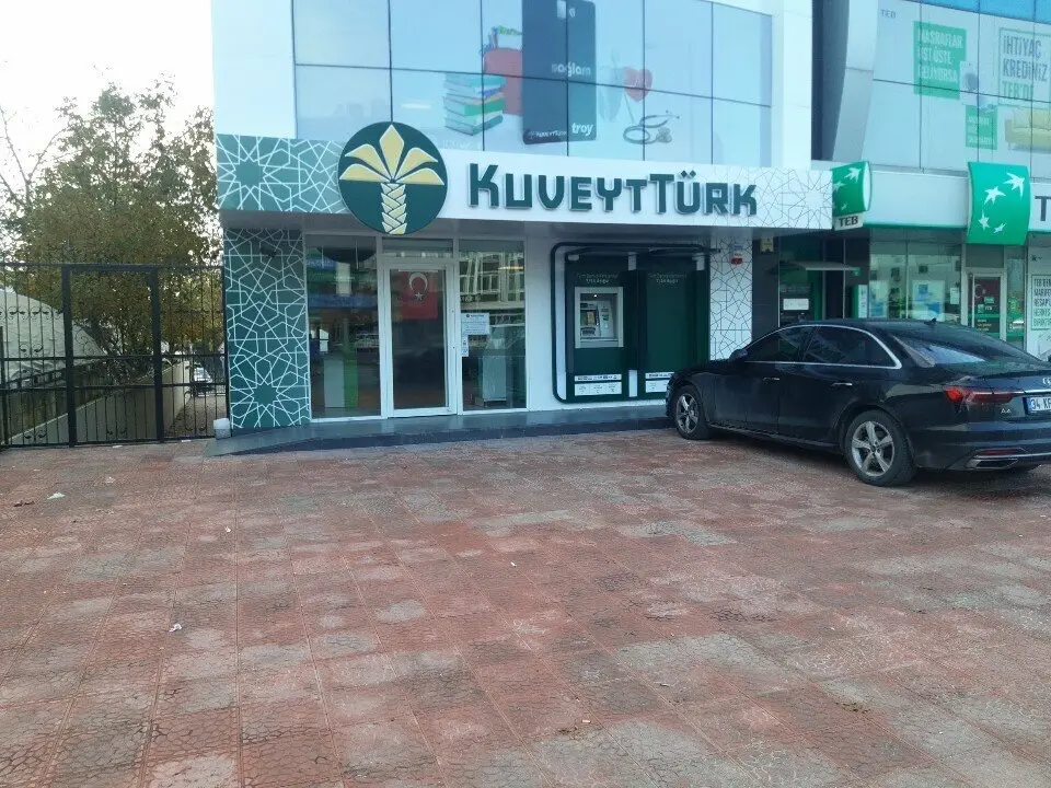 Kuveyt Türk Gaziemir Şubesi — Bankalar, Gaziemir · fotoğraf 4