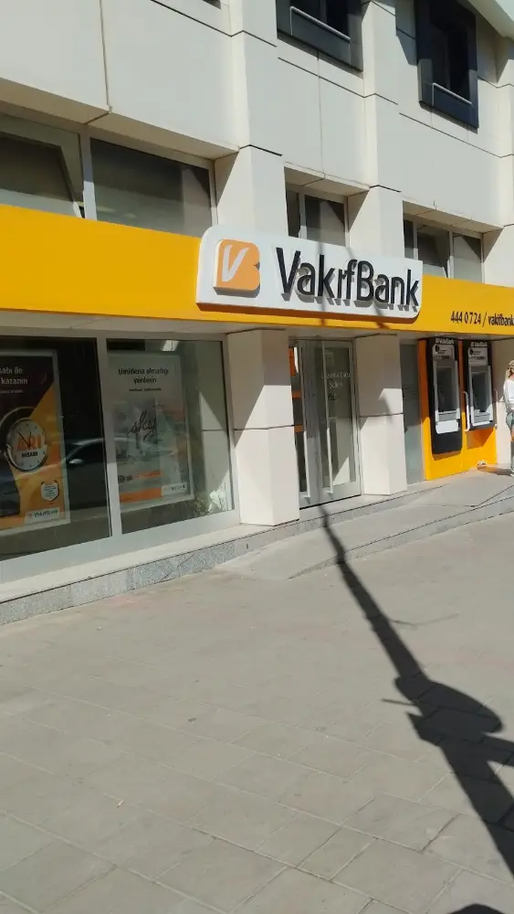 VakıfBank Gaziemir Çarşı Şubesi — Bankalar, Gaziemir · fotoğraf 2