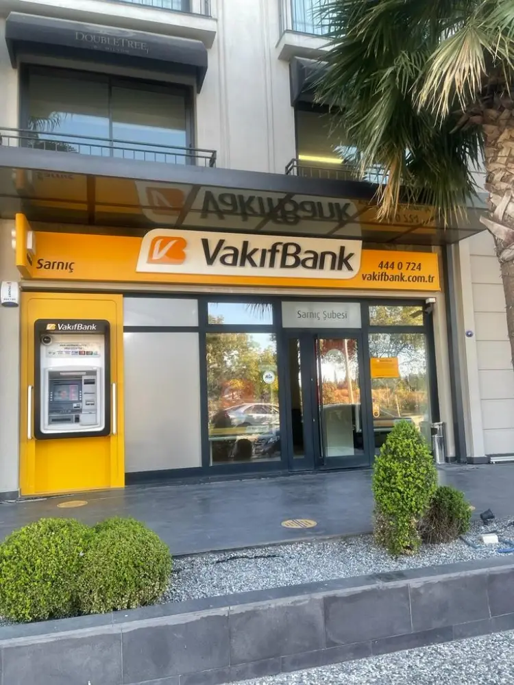 VakıfBank Sarnıç Şubesi — Bankalar, Gaziemir · fotoğraf 2