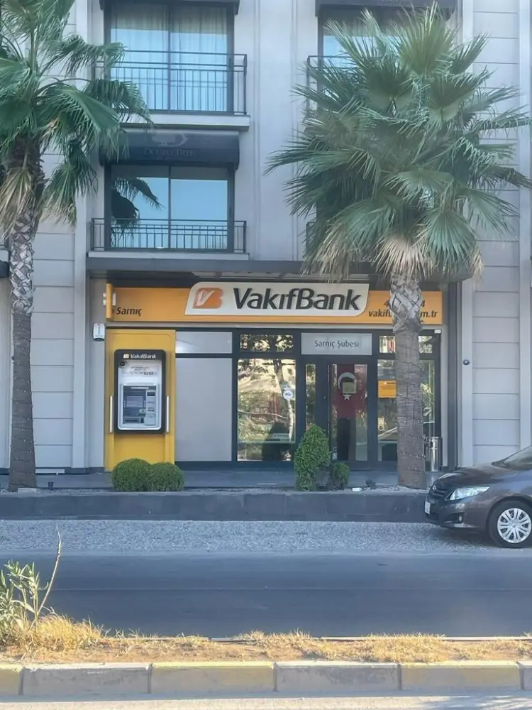 VakıfBank Sarnıç Şubesi — Bankalar, Gaziemir · fotoğraf 3