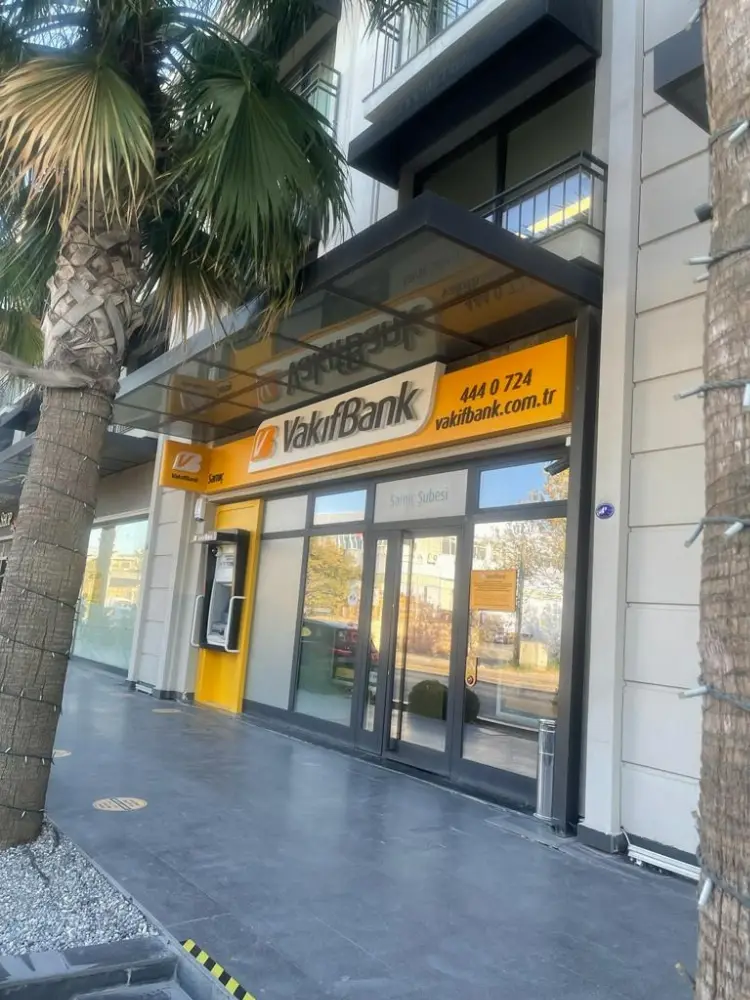 VakıfBank Sarnıç Şubesi — Bankalar, Gaziemir · fotoğraf 4