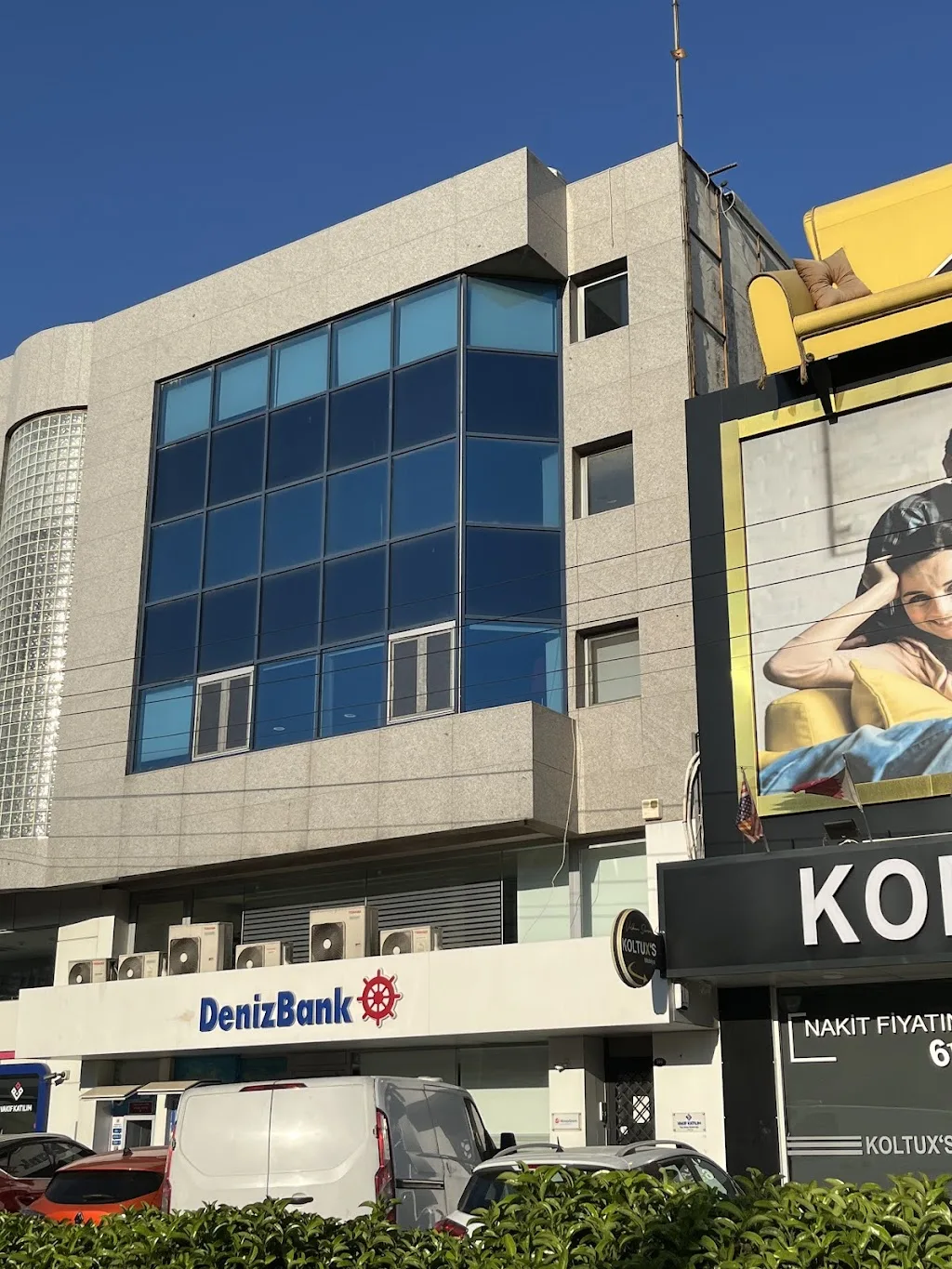 DenizBank Karabağlar İzmir Şubesi — Bankalar, Karabağlar · fotoğraf 1
