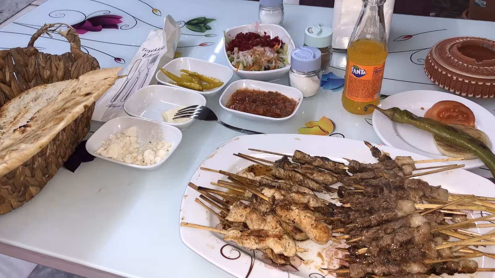 Ortaklar Çöp Şiş Karşıyaka — Türk Mutfağı, Karşıyaka · fotoğraf 2