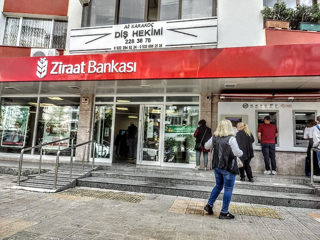 Ziraat Bankası Üçyol/İzmir Şubesi — Bankalar, Karabağlar · fotoğraf 1