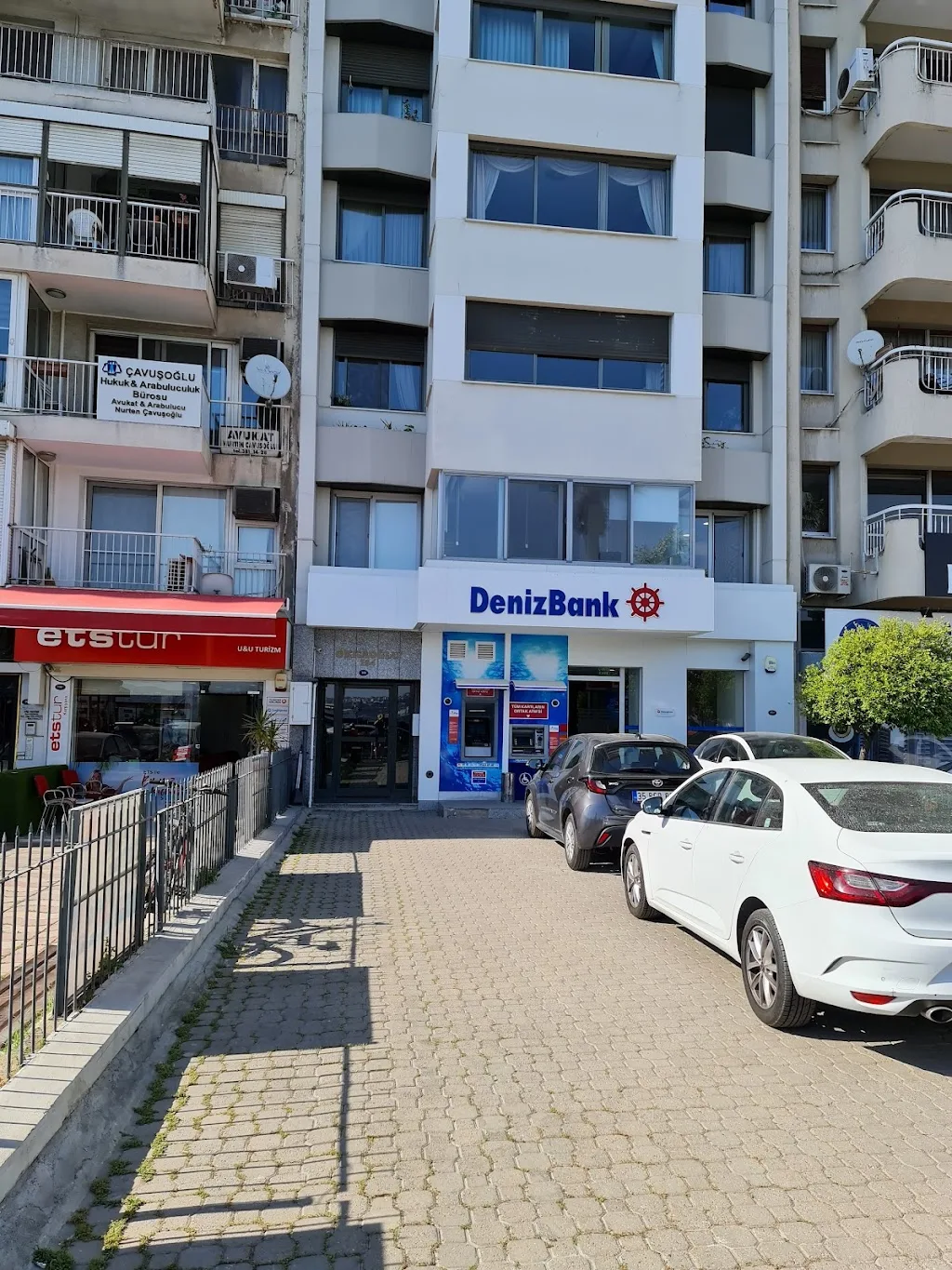 DenizBank Karşıyaka Şubesi — Bankalar, Karşıyaka · fotoğraf 1