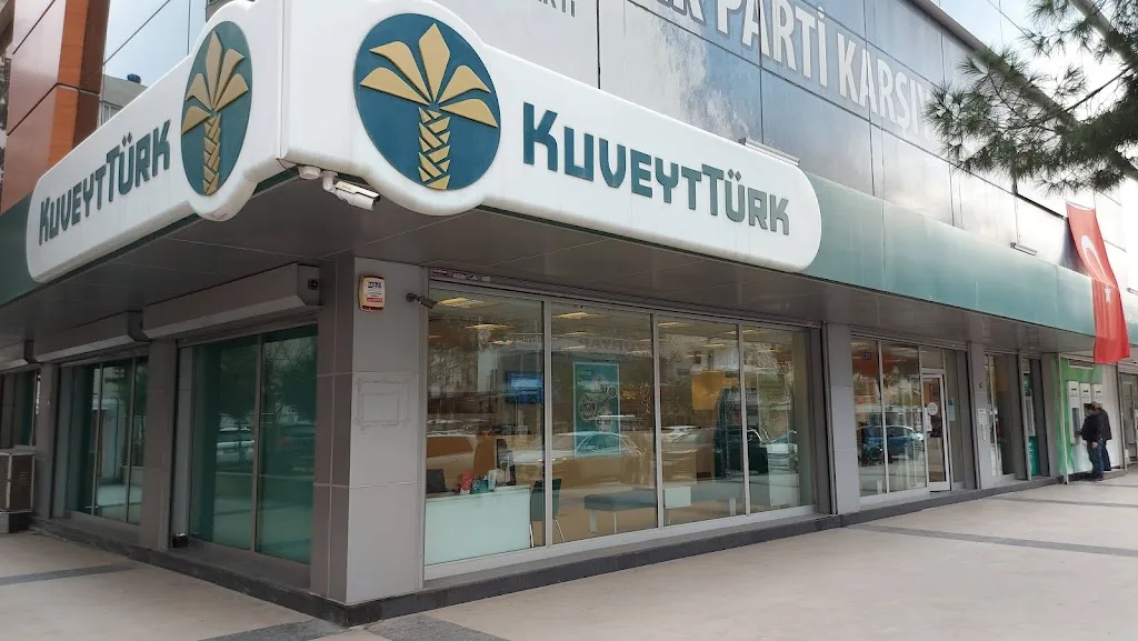 Kuveyt Türk İzmir-Karşıyaka Şubesi — Bankalar, Karşıyaka · fotoğraf 1
