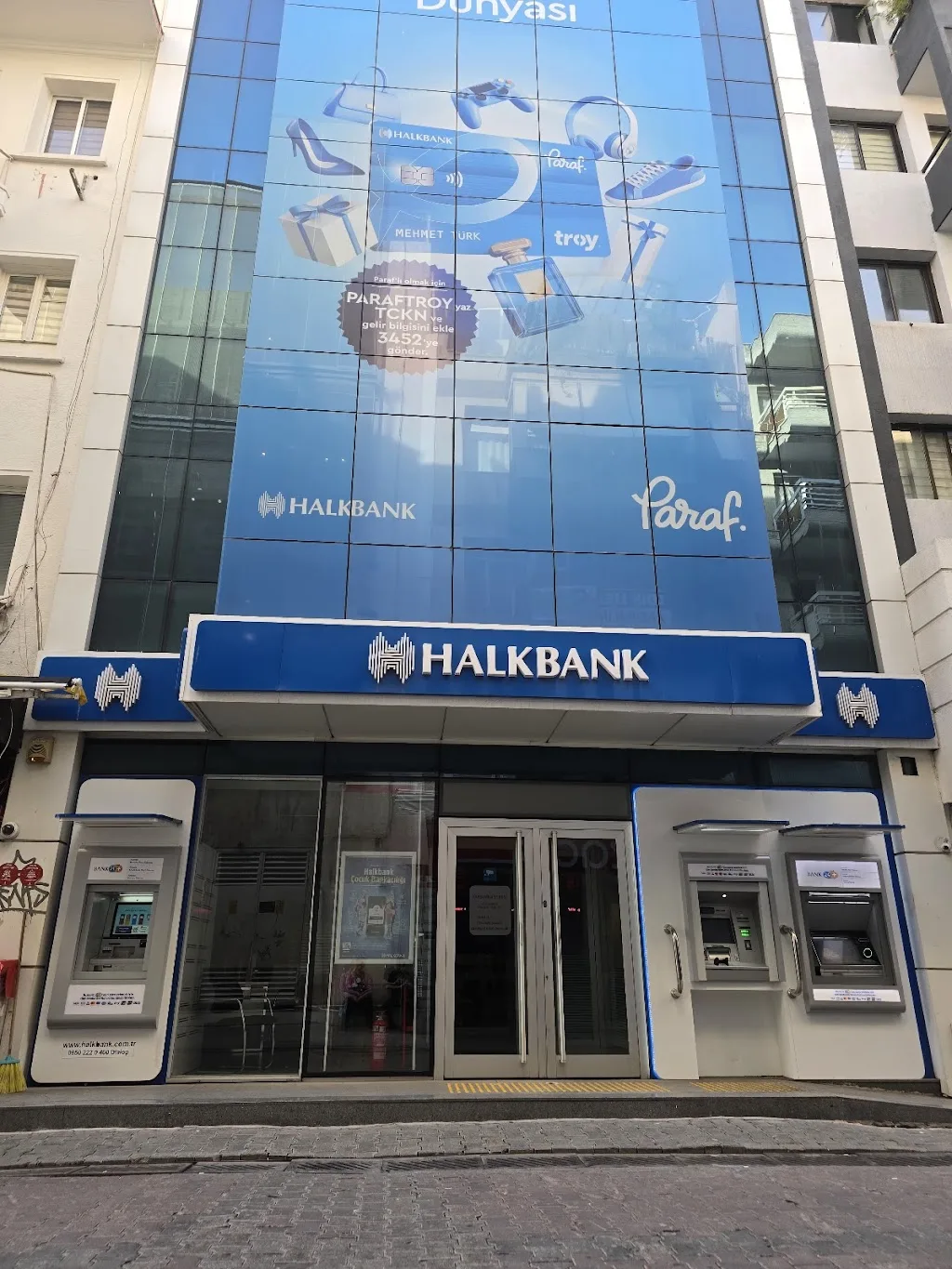 Halkbank Karşıyaka Şubesi — Bankalar, Karşıyaka · fotoğraf 1
