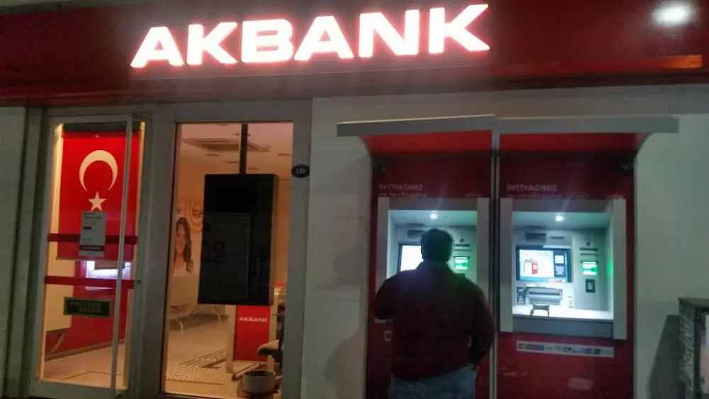 Akbank Karşıyaka/Çarşı/Izmır Şubesi — Bankalar, Karşıyaka · fotoğraf 2
