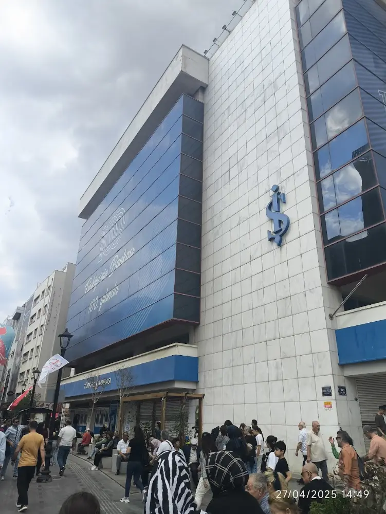 Akbank Karşıyaka/Çarşı/Izmır Şubesi — Bankalar, Karşıyaka · fotoğraf 3