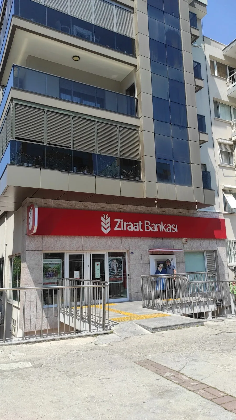 Ziraat Bankası Atatürk Hastanesi/İzmir Şubesi — Bankalar, Karabağlar · fotoğraf 1