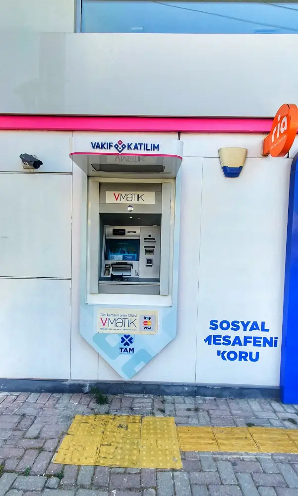 Vakıf Katılım Karabağlar Şubesi — Bankalar, Karabağlar · fotoğraf 3