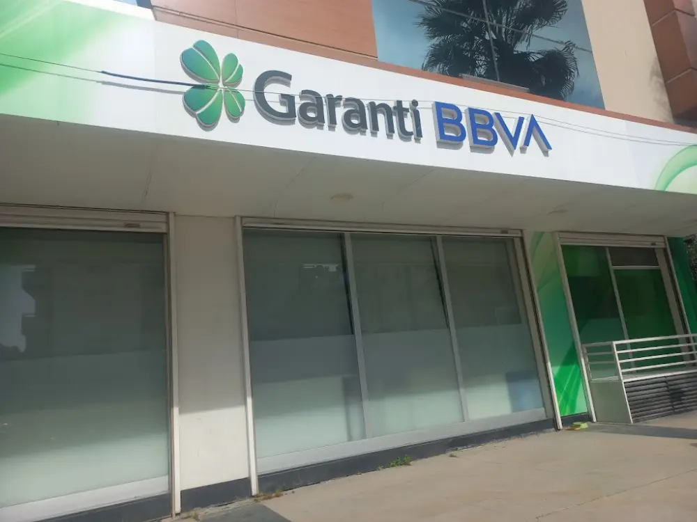 Garanti BBVA Girne Cad. Şubesi — Bankalar, Karşıyaka · fotoğraf 2