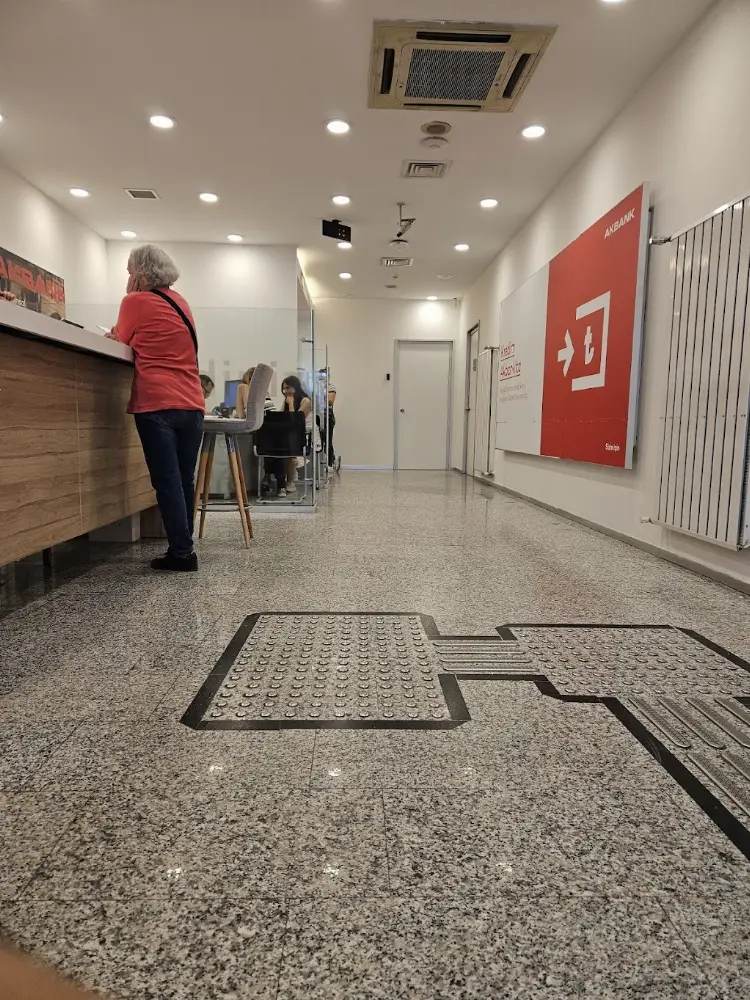 Akbank Üçkuyular/İzmir Şubesi — Bankalar, Karabağlar · fotoğraf 2