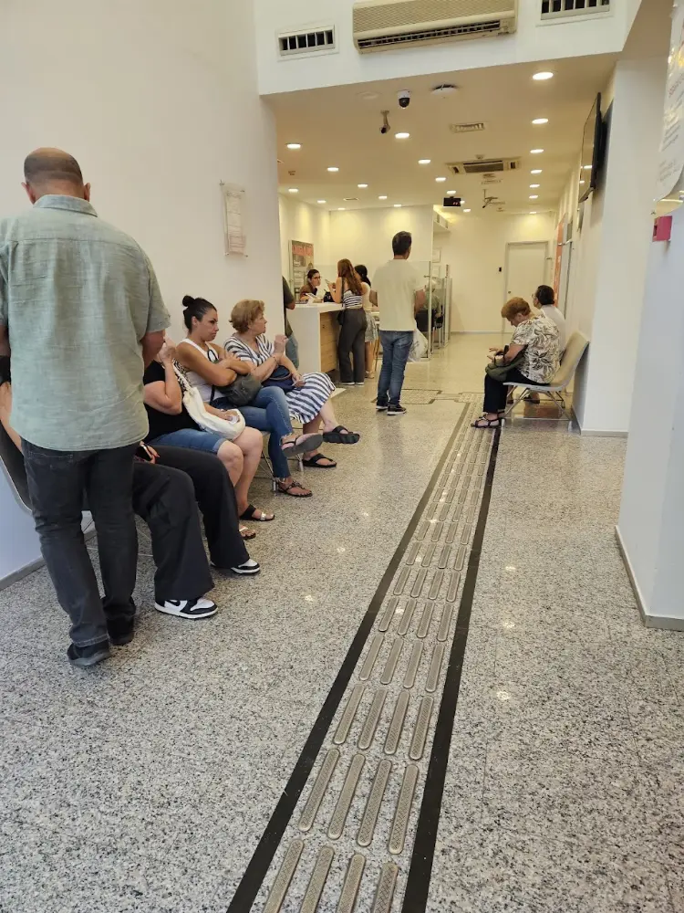 Akbank Üçkuyular/İzmir Şubesi — Bankalar, Karabağlar · fotoğraf 4