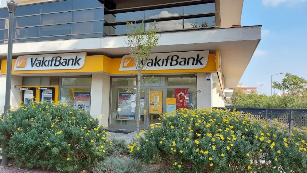 VakıfBank Girne Bulvarı Şubesi — Bankalar, Karşıyaka · fotoğraf 2