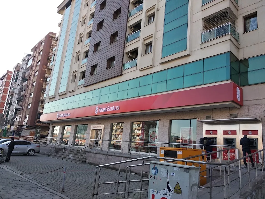 Ziraat Bankası Şemikler/İzmir Şubesi — Bankalar, Karşıyaka · fotoğraf 1