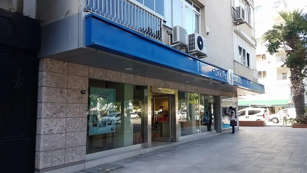 Türkiye İş Bankası Girne Aksoy/İzmir Şubesi — Bankalar, Karşıyaka · fotoğraf 2