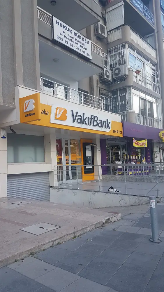 Vakıfbank/Karşıyaka Metro Şubesi — Bankalar, Karşıyaka · fotoğraf 4
