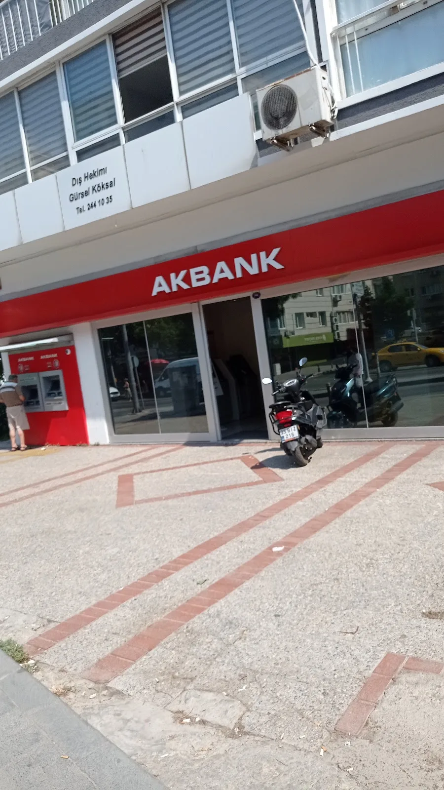 Akbank Hatay/İzmir Şubesi — Bankalar, Konak · fotoğraf 1