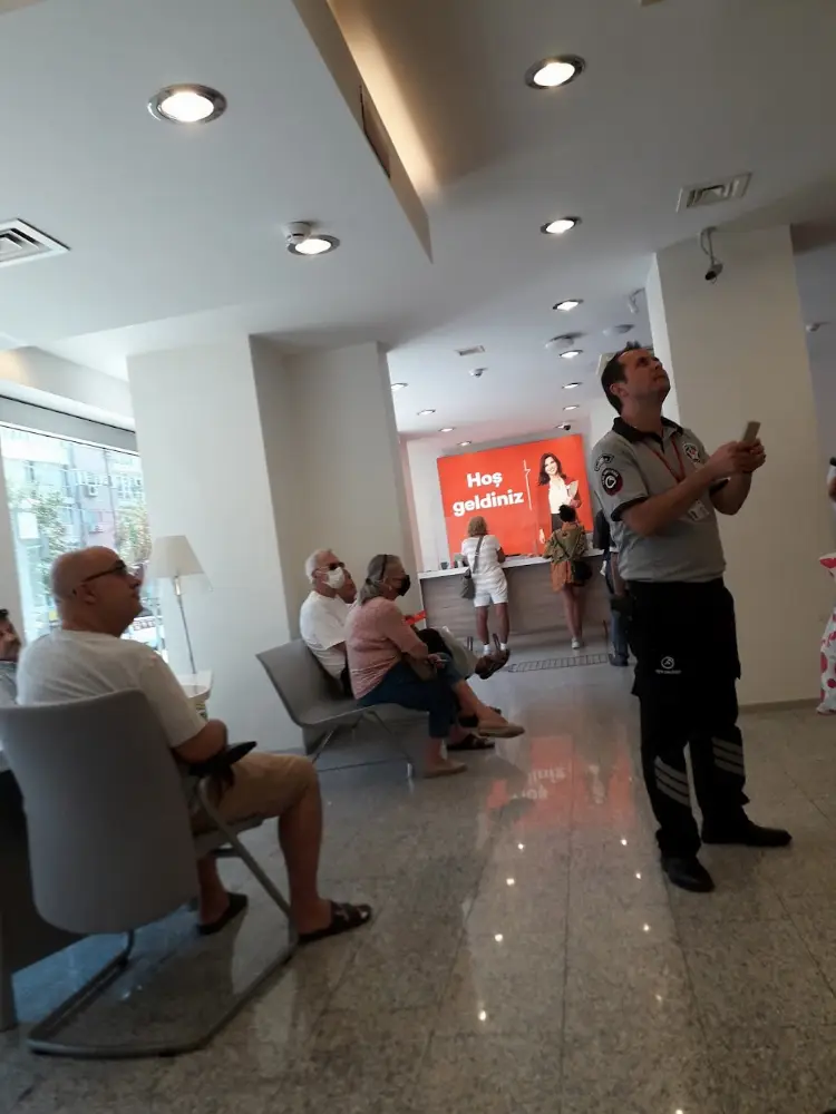 Akbank Hatay/İzmir Şubesi — Bankalar, Konak · fotoğraf 3